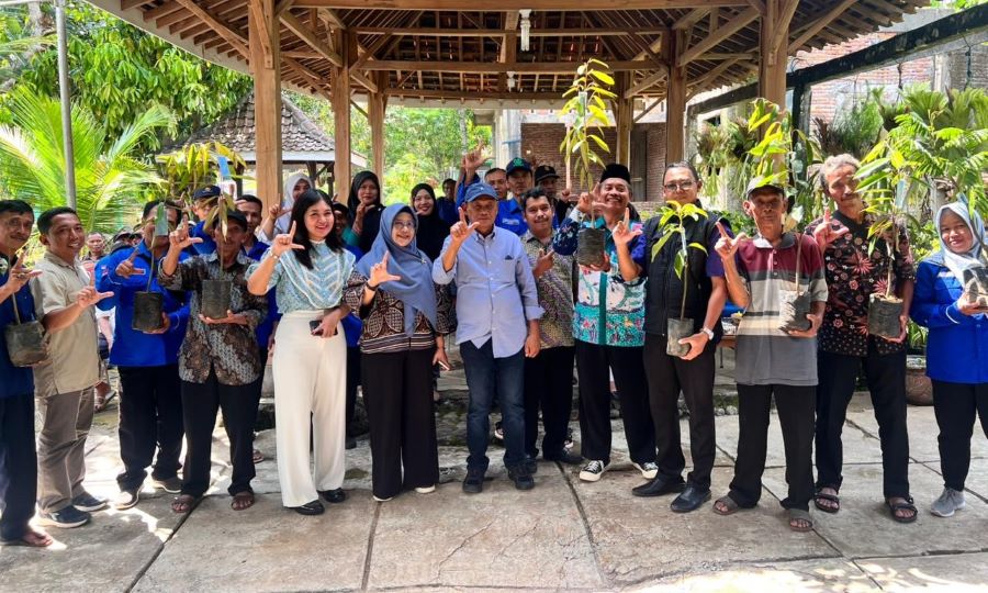Subardi Salurkan 12 Ribu Bibit Tanaman untuk Warga Gunungkidul